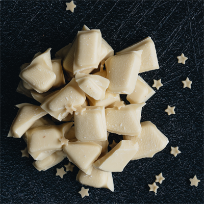 Brokjes witte chocolade met sterretjes